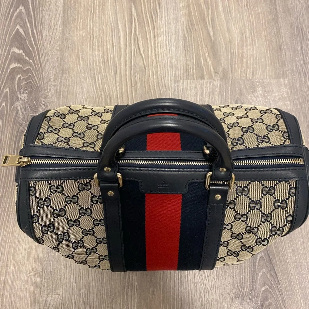 SOLD- AUTHENTIC GUCCI Canvas/leather Vintage Boston Bag Crossbody Red/Navy - Picture 5 of 15